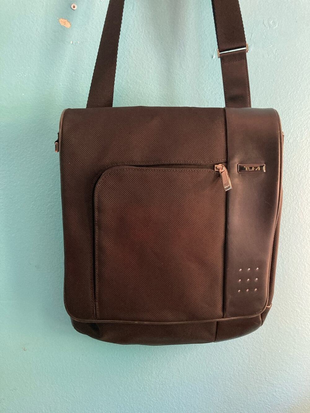 Tumi Alpha 3 LXT Messenger Crossbody Black Nylon & Leather Tech Laptop Bag